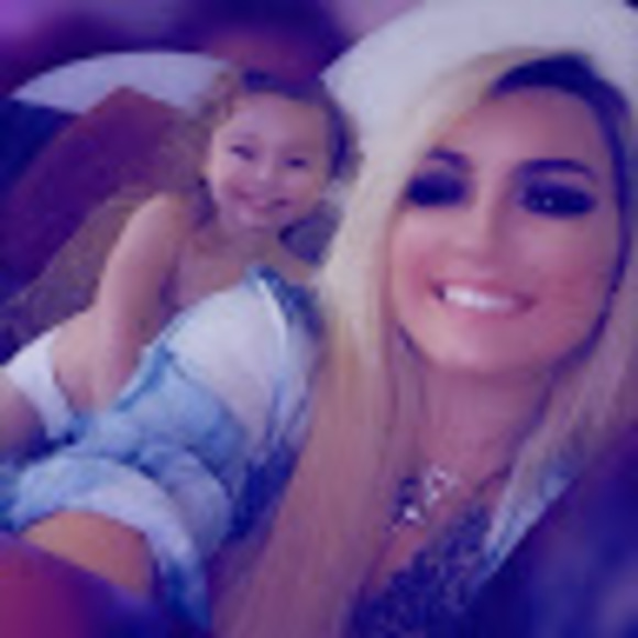 Meet your Posher, Taylor - Picture 1 of 1